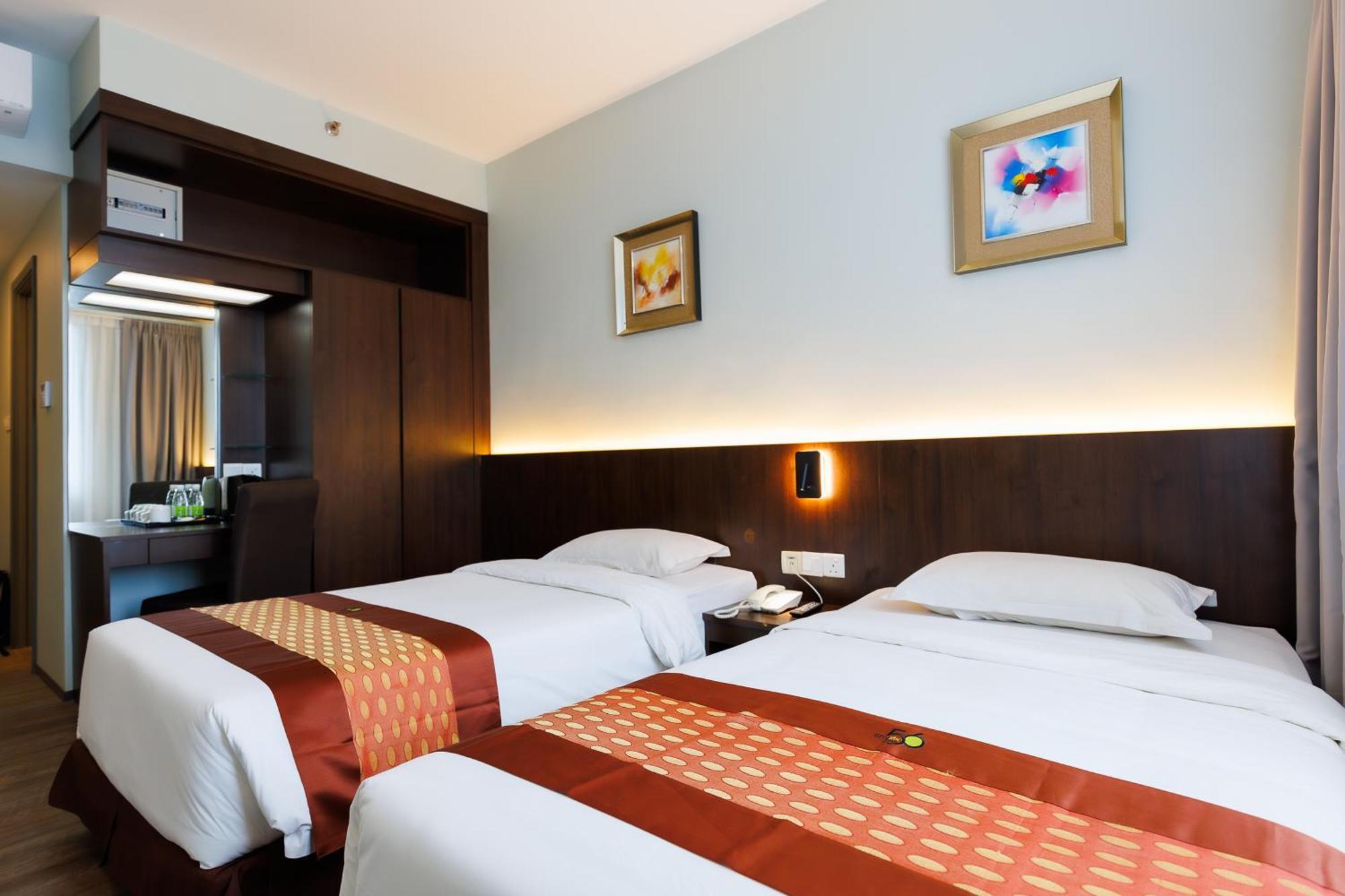 56 Hotel Kuching Buitenkant foto
