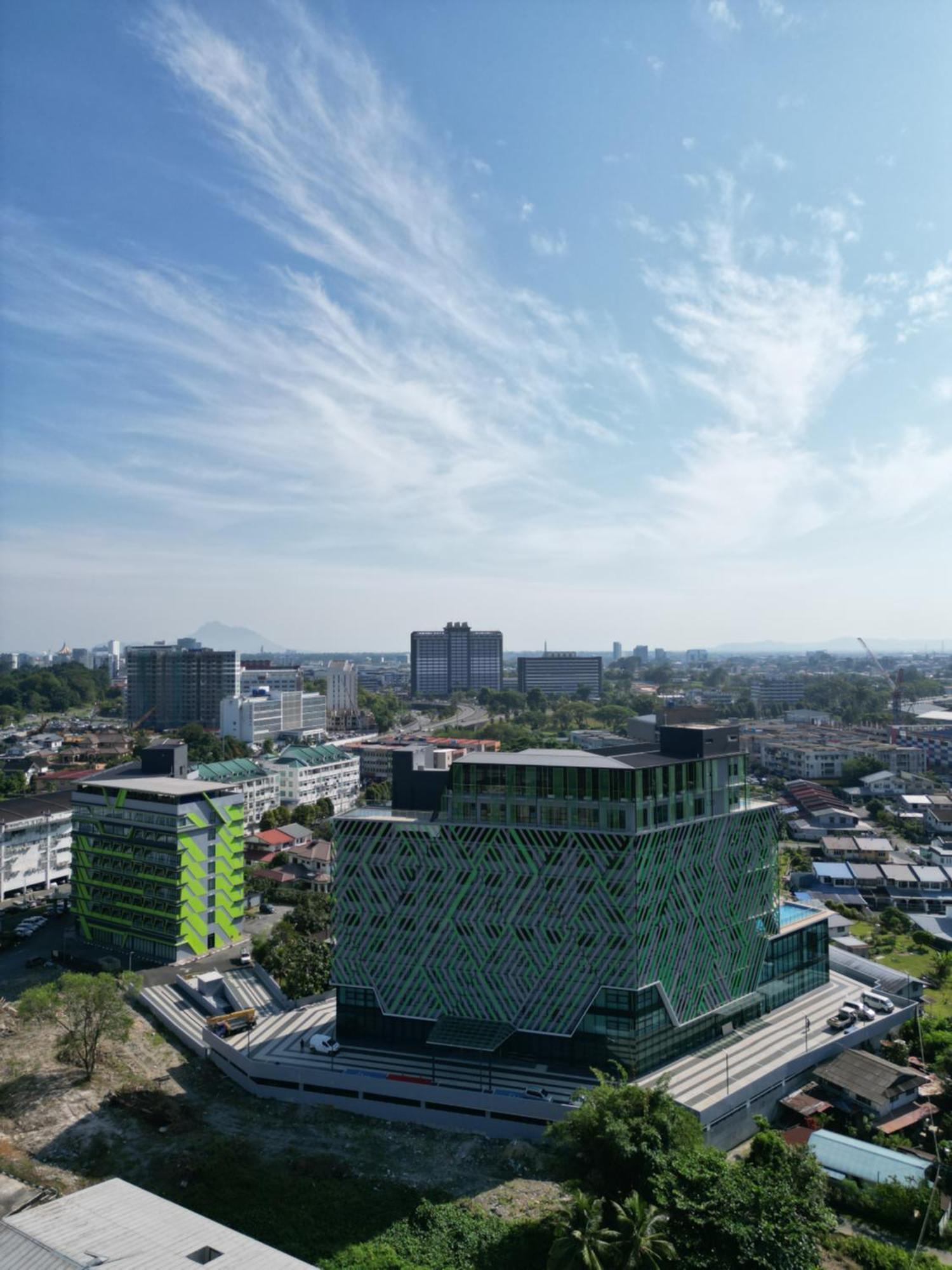 56 Hotel Kuching Buitenkant foto