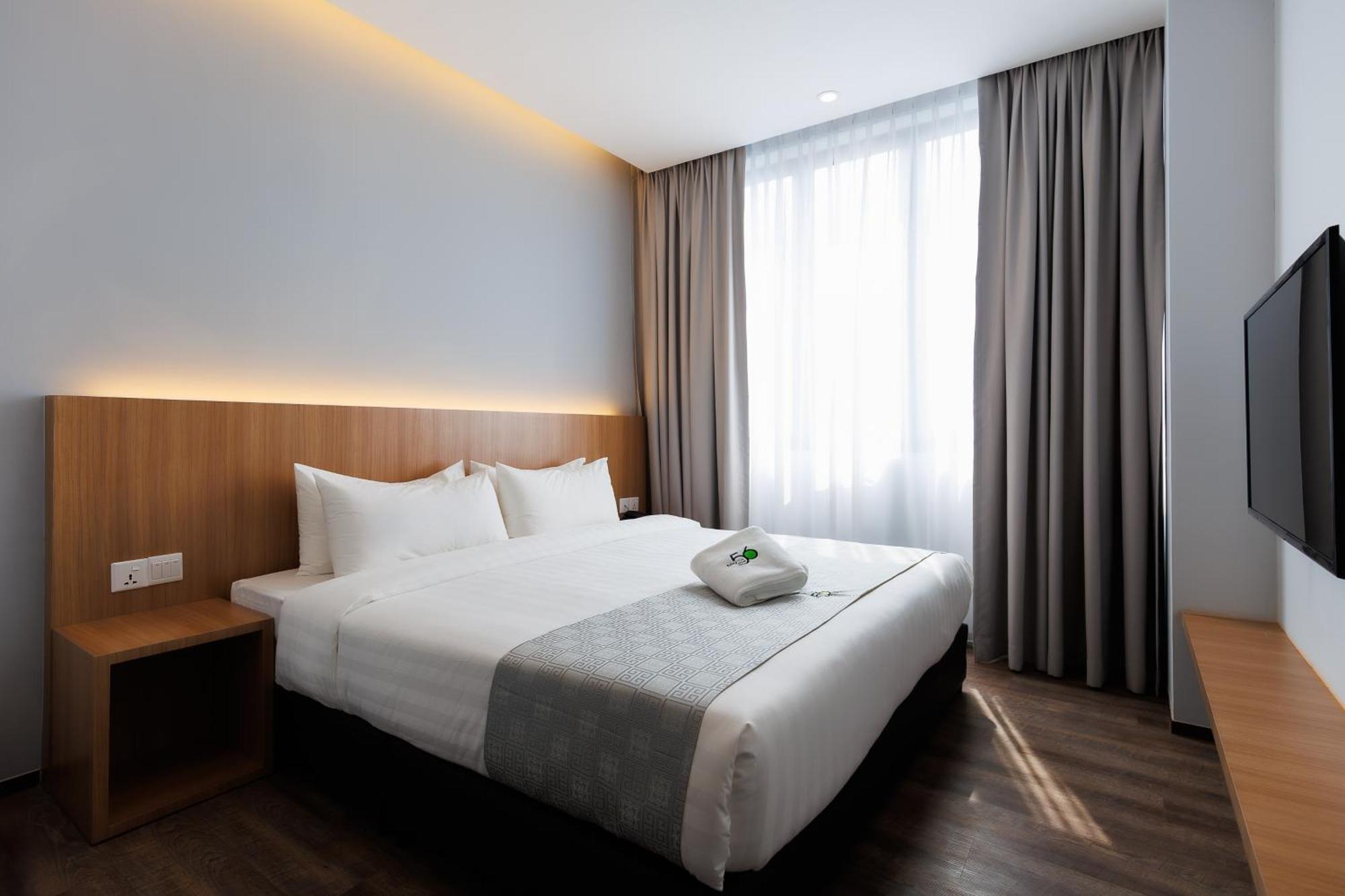 56 Hotel Kuching Buitenkant foto